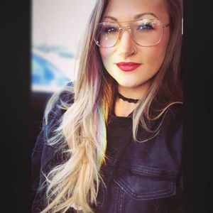 Meet your Posher, Ashley